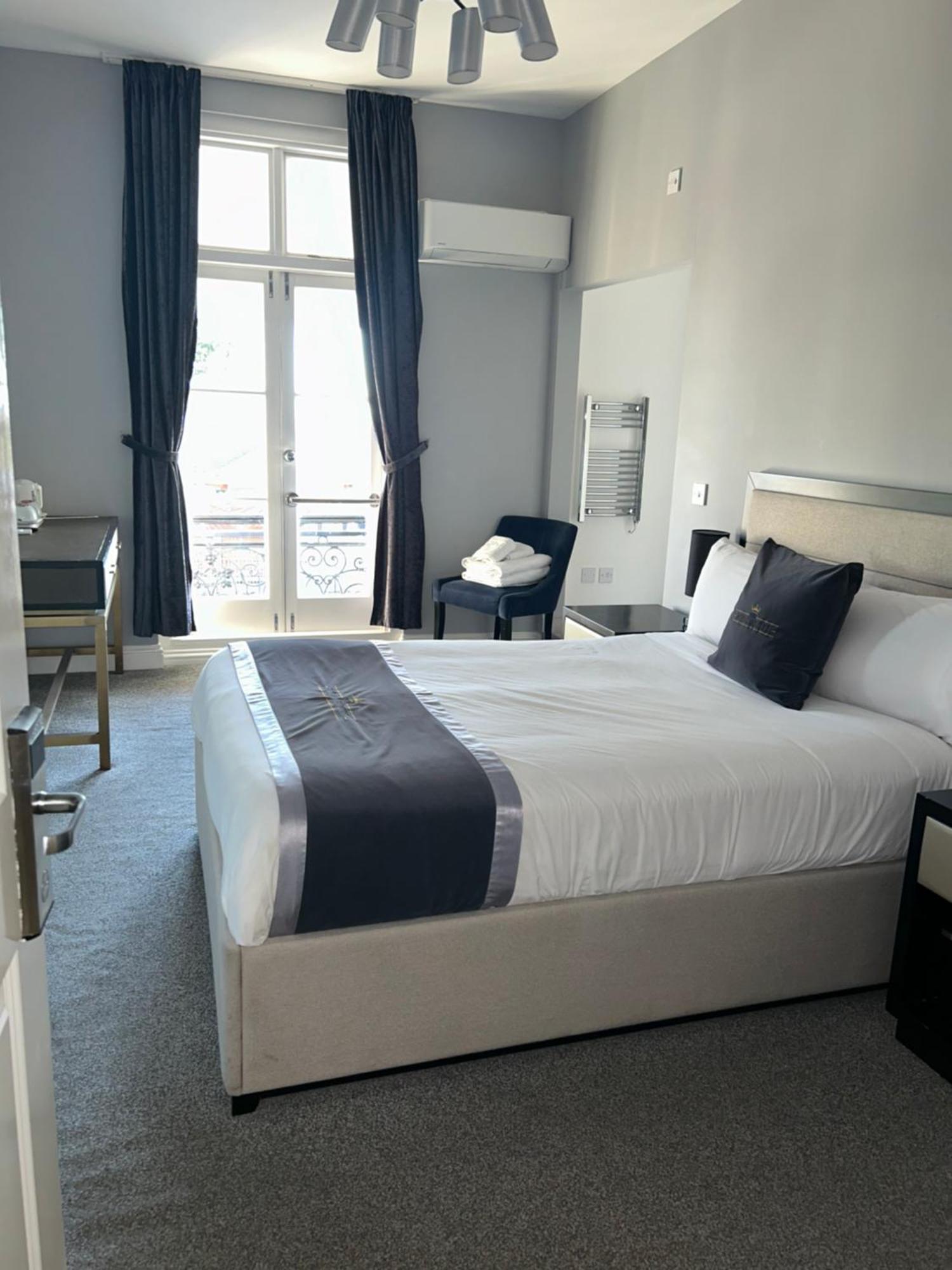 The Royal - On Sea 3*